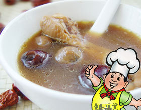 花生红枣凤爪汤的做法