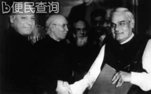 印巴首脑10年再次握手