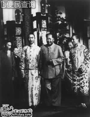 十四世达赖喇嘛坐床