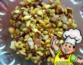 豆芽炒肉丁的做法