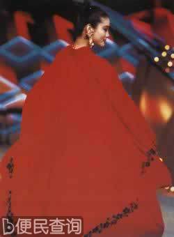 中国首届百名模特时装展示会在京举行