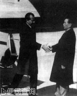 美国总统尼克松访华，中美双方发表《中美联合公报》