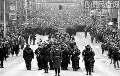 塞尔维亚共和国总理佐兰·金吉奇遭暗杀身亡