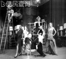 法国时装设计师皮尔·卡丹诞辰